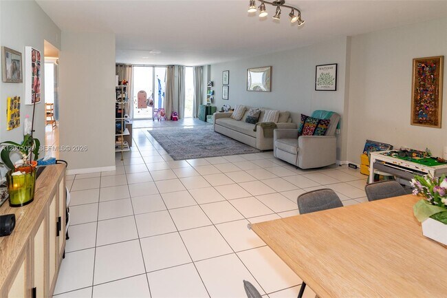 Building Photo - 9341 Collins Ave