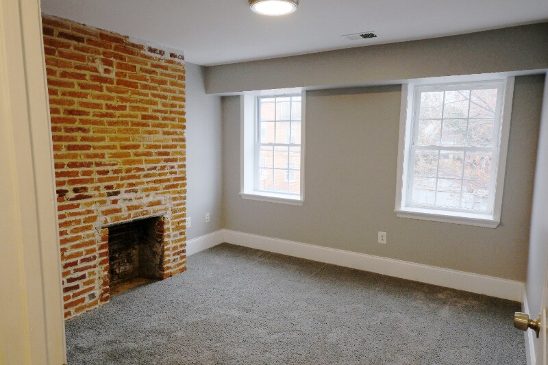 Building Photo - 102 S Carrollton Ave