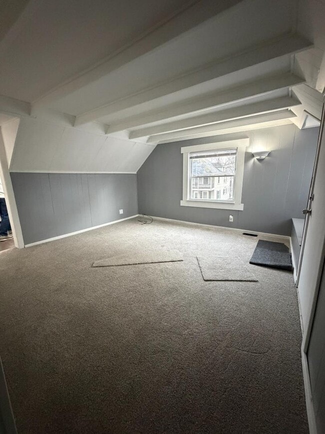 Building Photo - 1100 Lincoln Ave NW