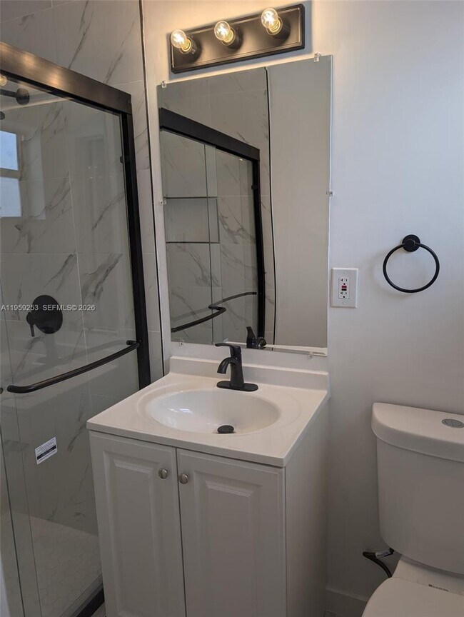 Building Photo - 517 S 19th Ave