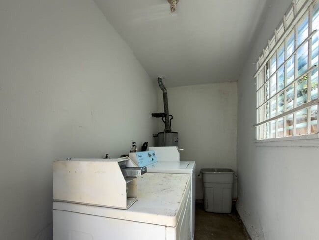 Building Photo - 11926 Magnolia Blvd