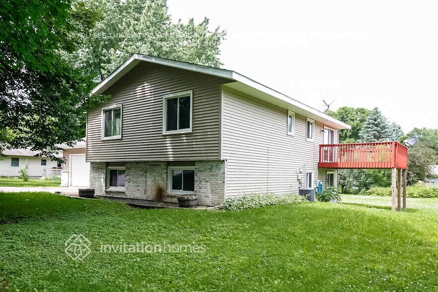 Building Photo - 4804 W Hidden Valley Dr