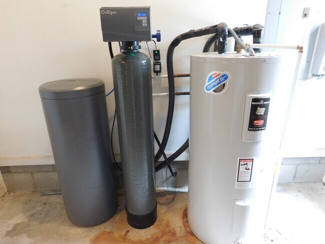 Building Photo - 914 Muirfield Pl