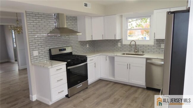 Building Photo - 1 Sturbridge Dr