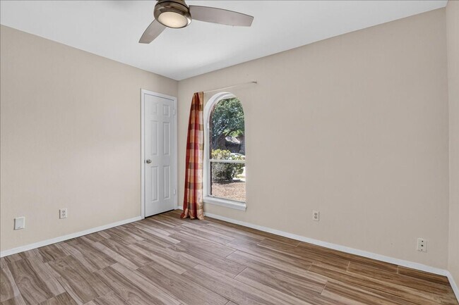 Building Photo - 4109 Fonvilla Cir
