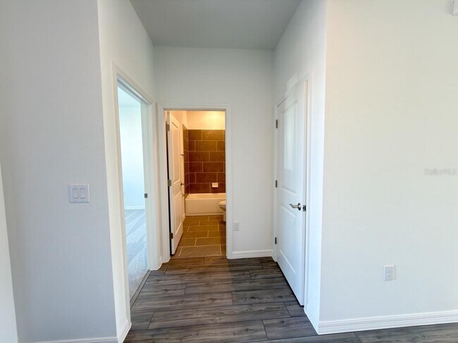 Building Photo - 1327 Normandy Dr