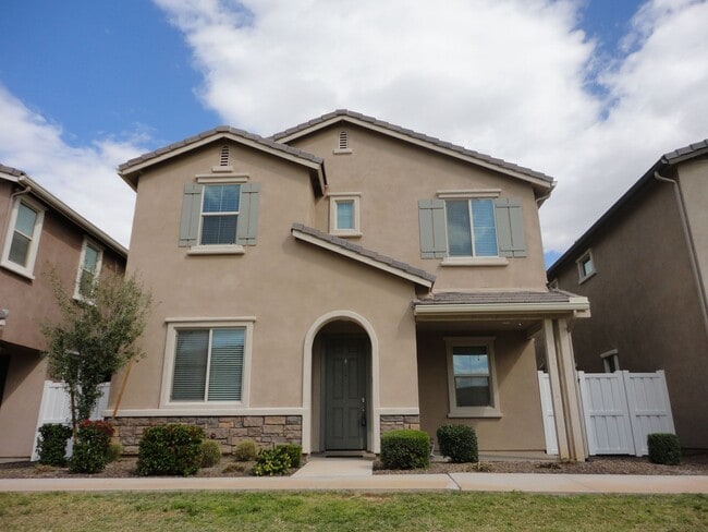 Building Photo - Great Rental Location