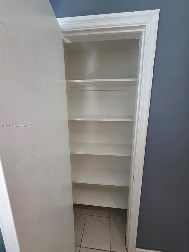 Building Photo - 8024 Harding Ave