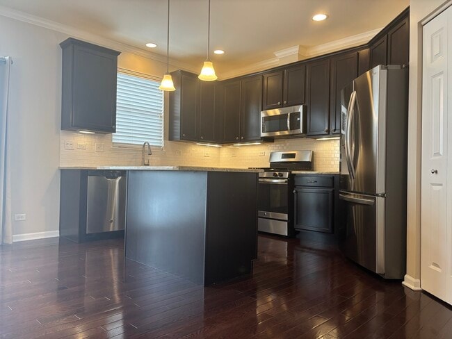 Building Photo - 10611 W 154th Pl