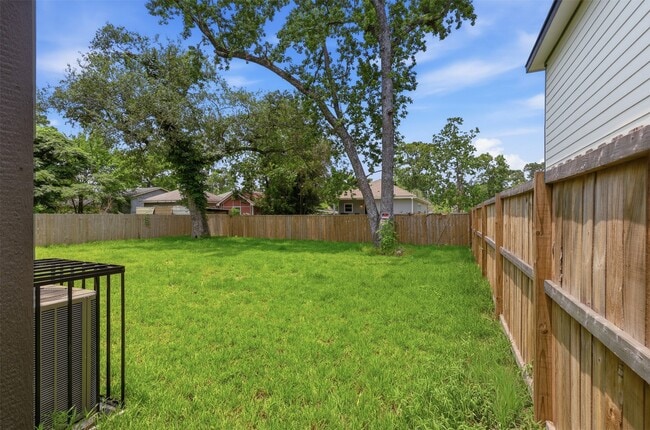 Building Photo - 8209 Richland Dr