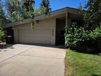 Building Photo - 3500 N Country Club Dr