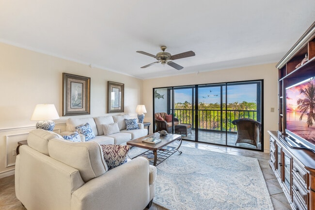 Building Photo - 970 Palm Ave