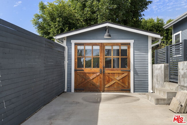 Building Photo - 4031 Camero Ave