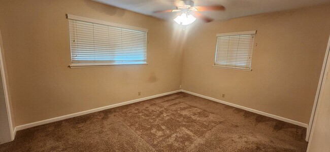 Building Photo - Beautifully Updated 3 Bedroom 2 Bathroom Home in the Highly Desirable S. Land park Neighborhood