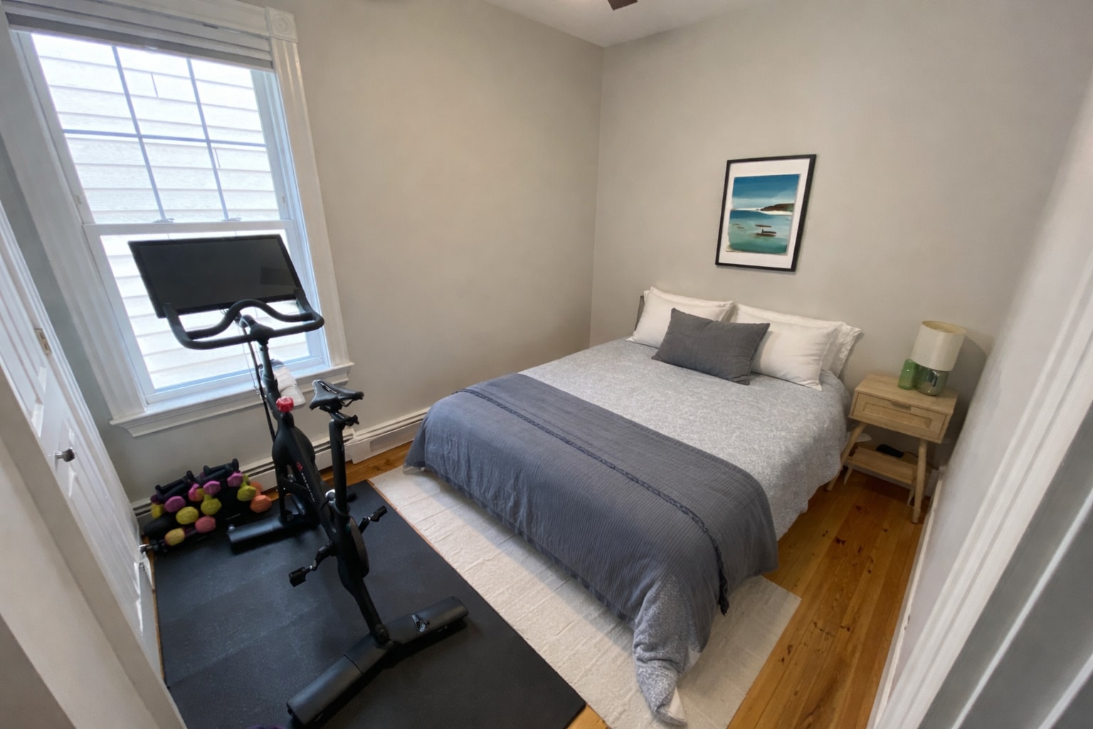 Building Photo - 722 E 2nd St