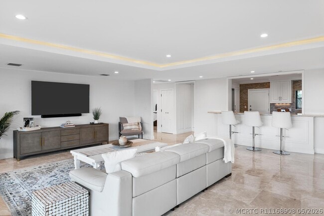 Building Photo - 2785 Polo Island Dr