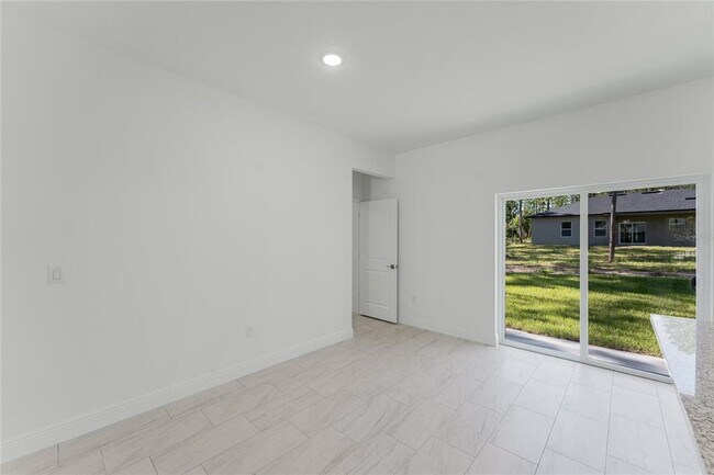 Building Photo - 627 W Glenhaven Dr