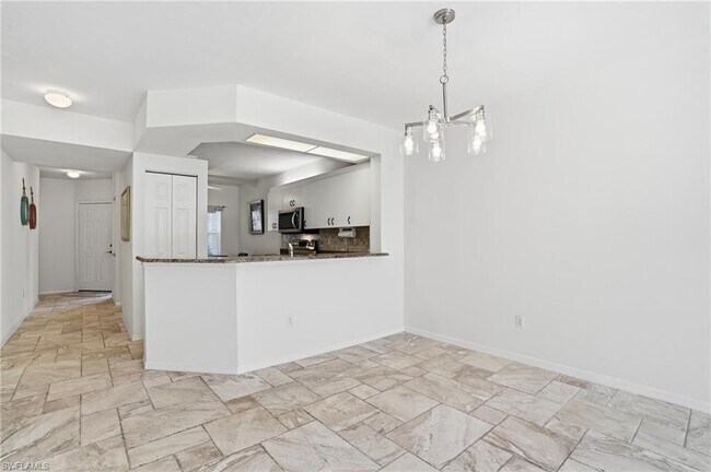 Building Photo - 2460 Old Groves Rd