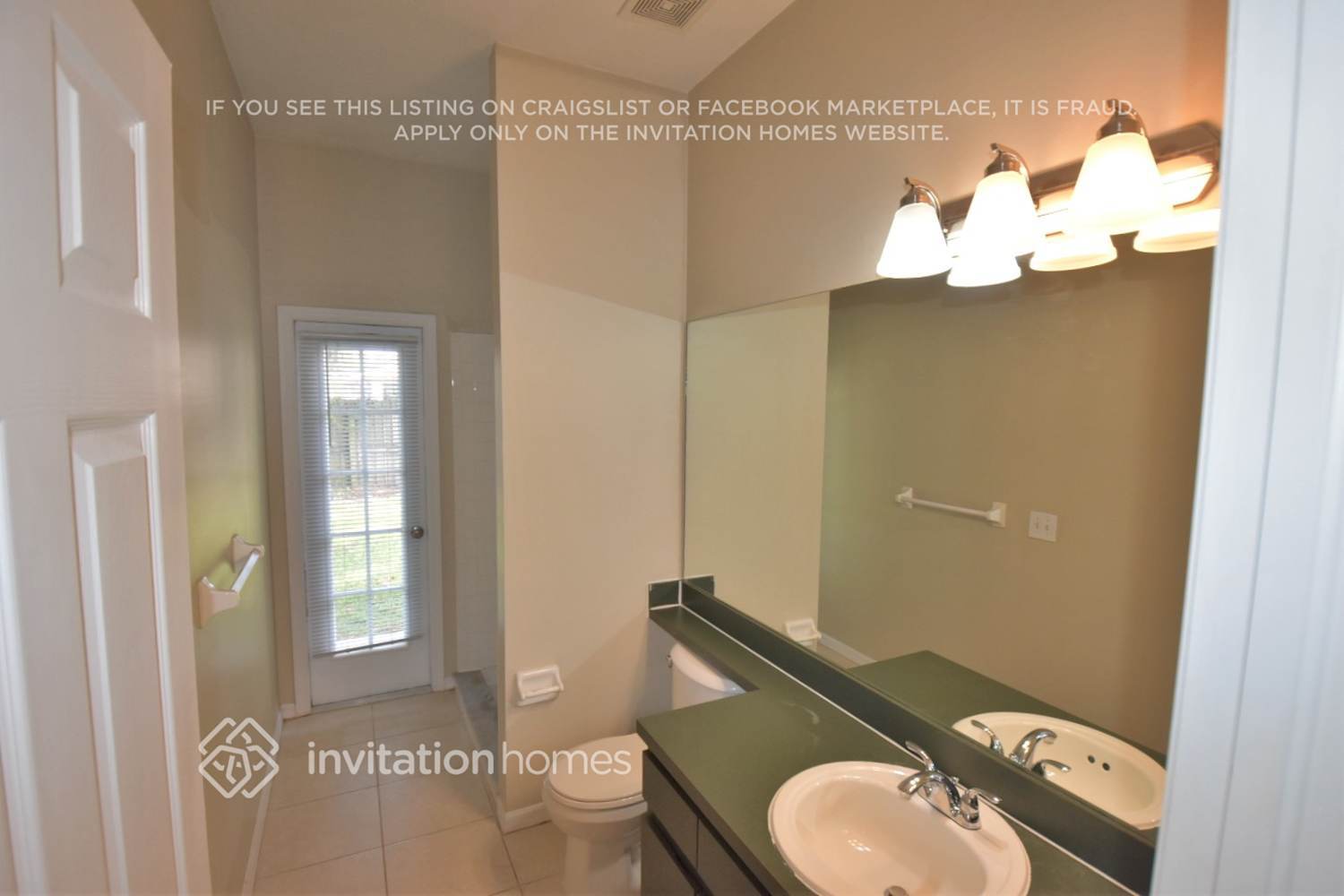 Building Photo - 12908 Lake Ventana Dr