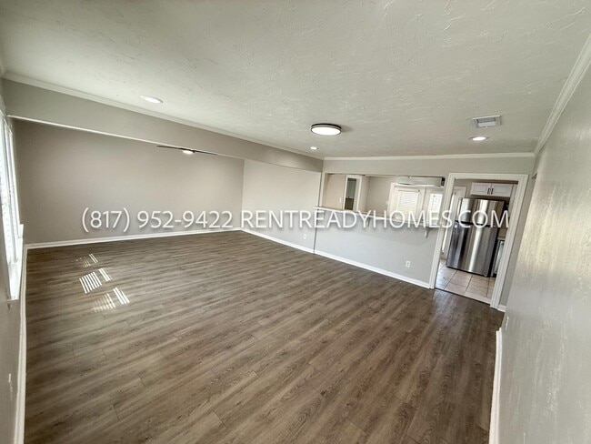 Building Photo - 913 Harrison Dr