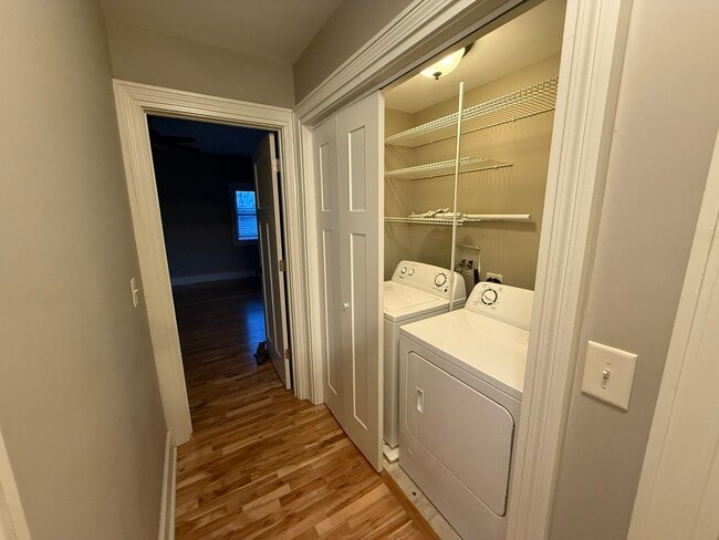 Building Photo - 42W546 IL-64
