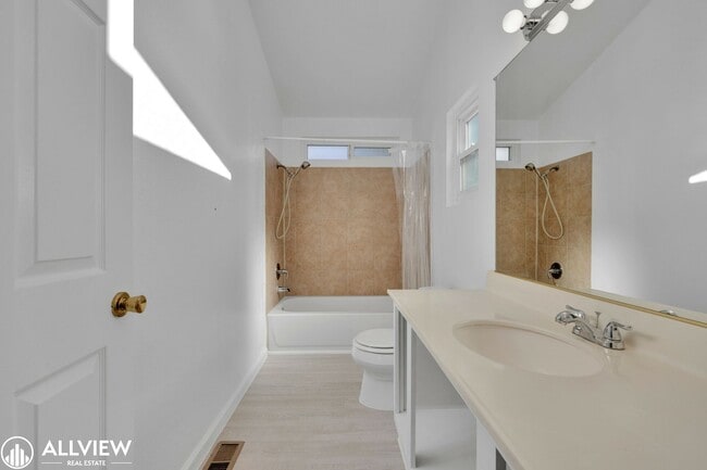 Building Photo - Charming 3-Bedroom Home in Rancho Bernardo...