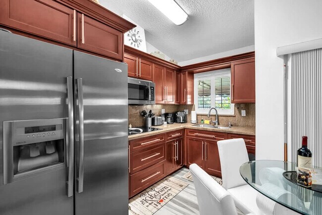 Building Photo - 909 NW 135th Ct