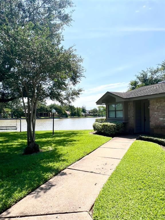 Primary Photo - 2711 Grants Lake Blvd