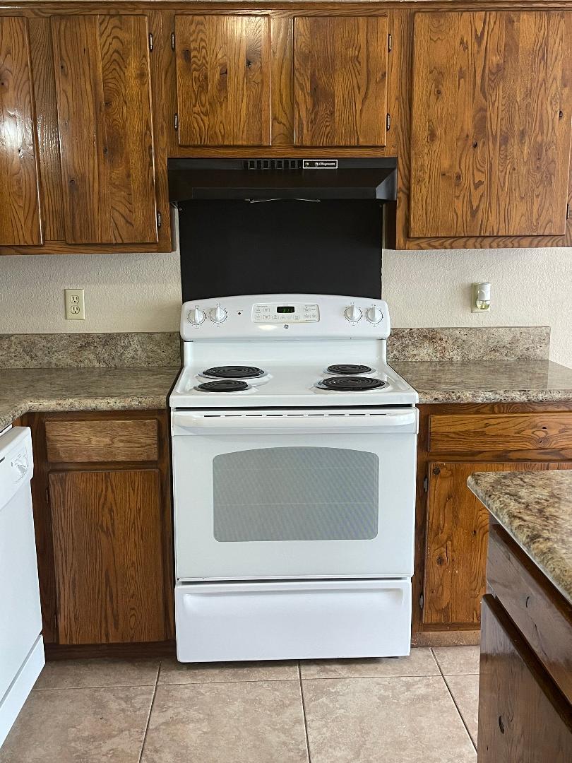 Building Photo - 1007 Spring Loop