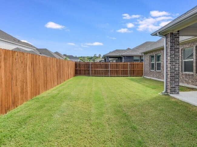 Building Photo - 4110 Broadleaf Dr