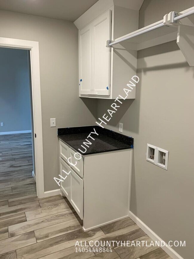 Building Photo - 3512 Tahoe Dr