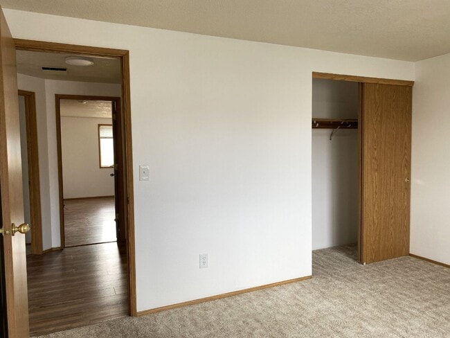 Building Photo - Updated 3 Bedroom in Dallesport