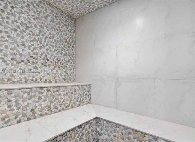 Building Photo - 18101 Collins Ave