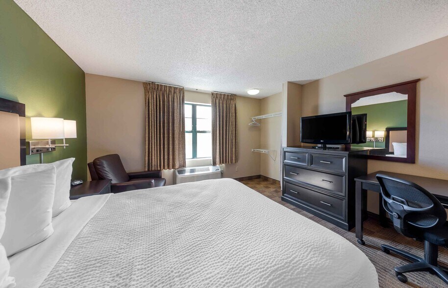 Building Photo - Furnished Studio-Orange County - Katella Ave.