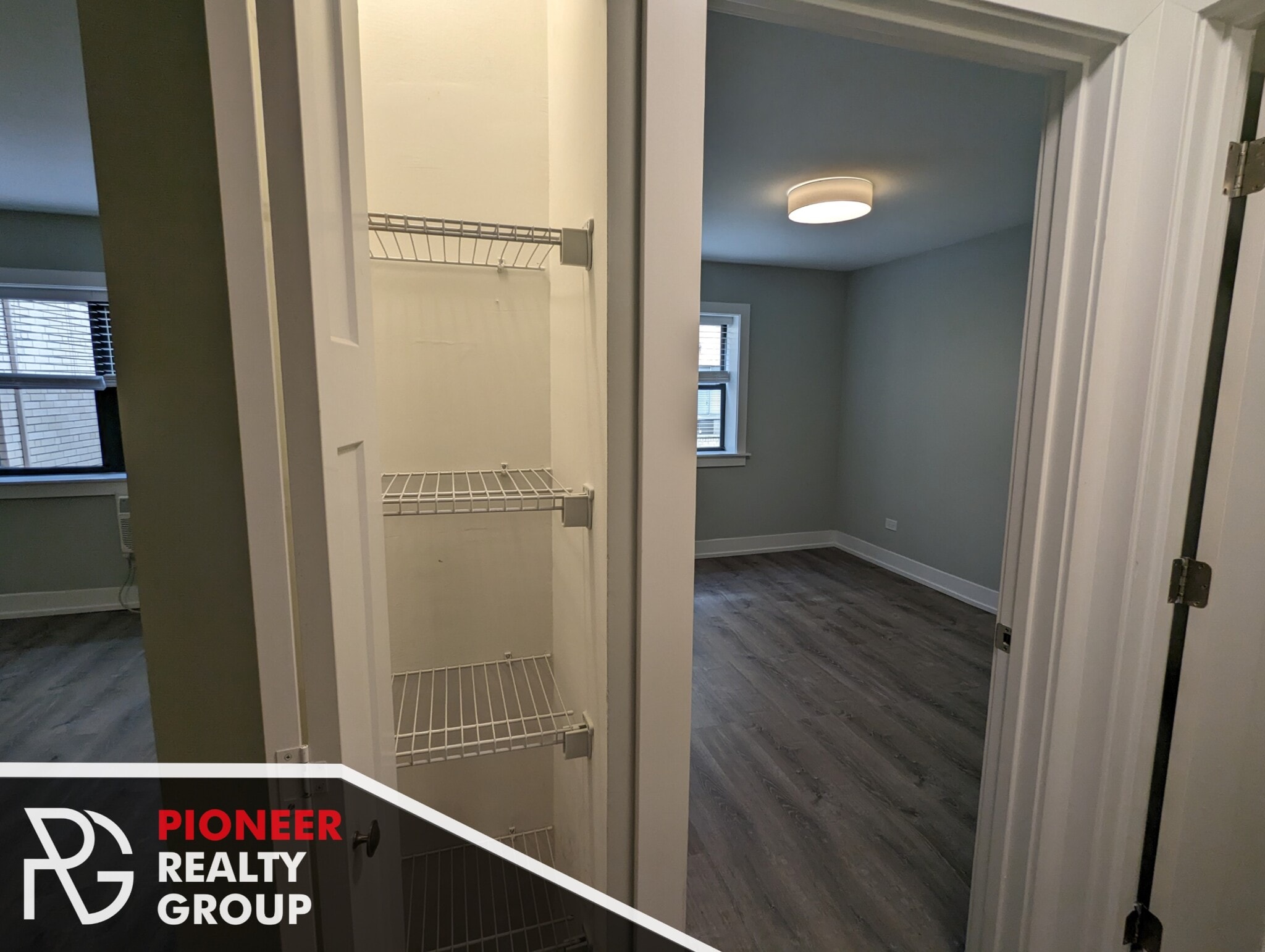 Building Photo - 503 W Barry Ave