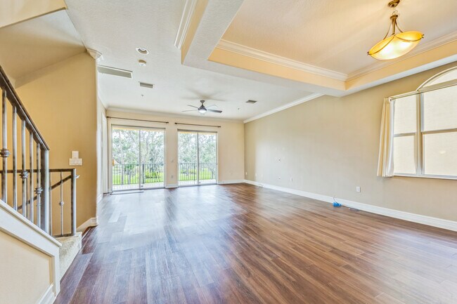 Building Photo - 1408 3rd St Cir E