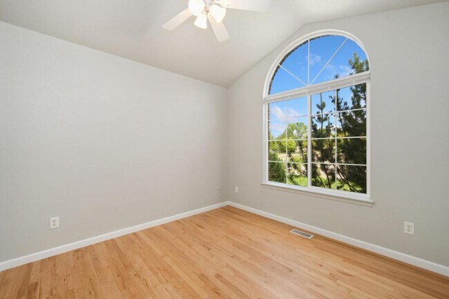Building Photo - 101 Whitney Bay