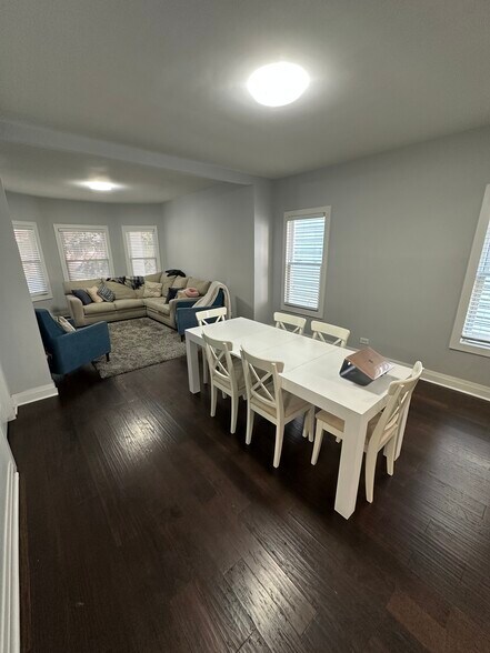 Building Photo - 3450 N Lawndale Ave