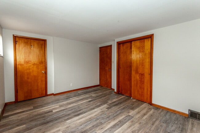 Building Photo - 2533 Sylvania Dr