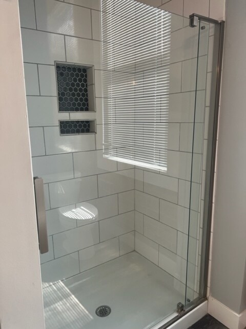 Shower - 15 S Jackson St