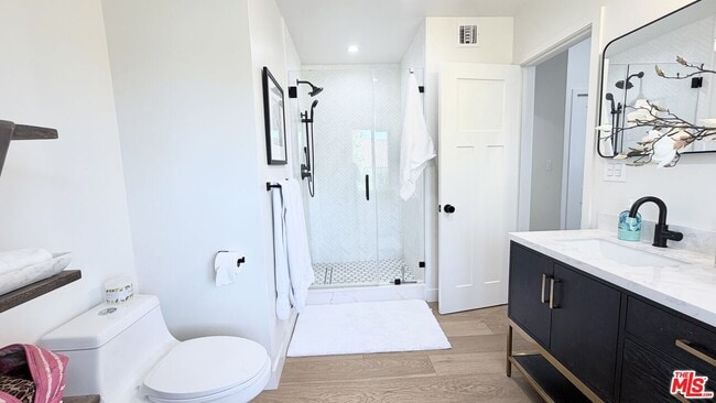 Building Photo - 3852 Sherview Dr