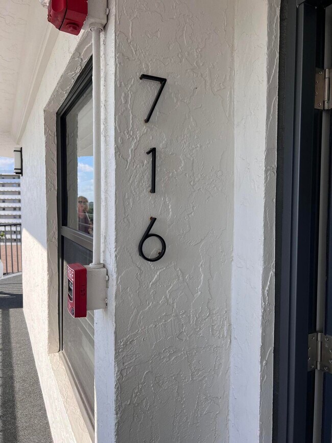 Building Photo - 1629 Riverview Rd