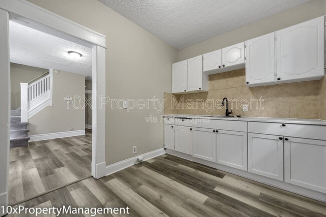 Building Photo - 1127 McAllister Ave