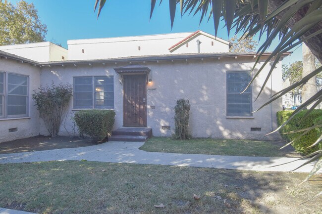 Building Photo - 4347 8th Ave