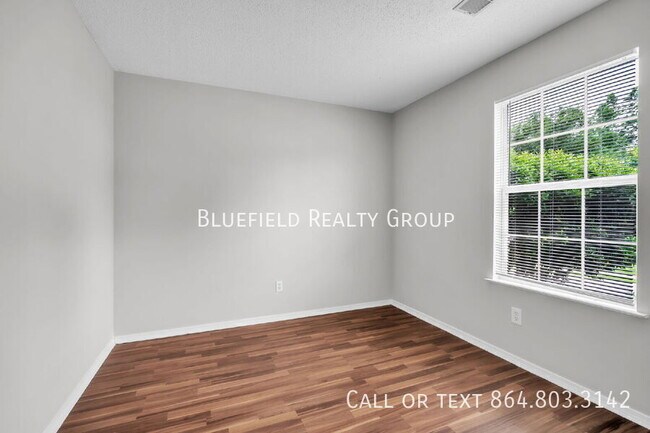 Building Photo - 111 White Willow Ct