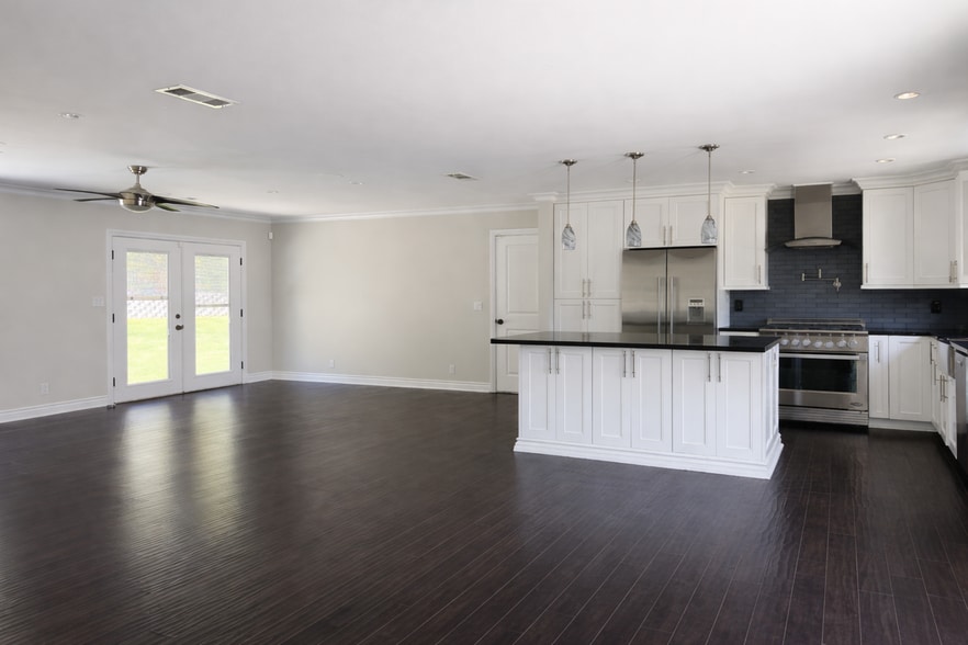 Building Photo - 19275 Cresthaven Ln