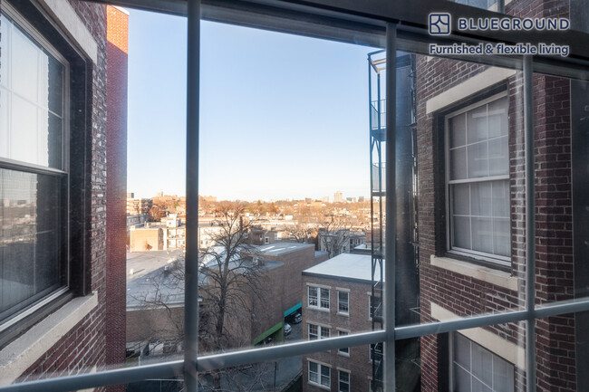 Building Photo - 1284 Beacon St