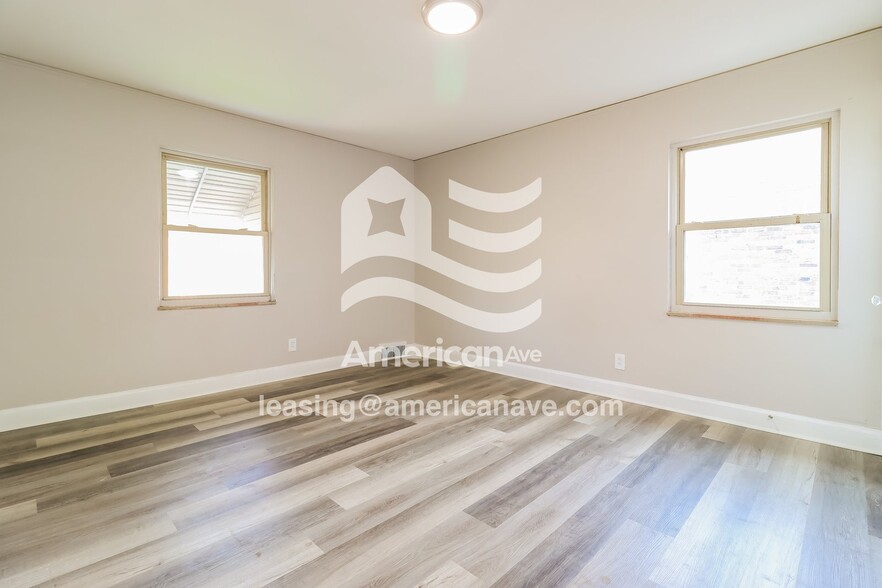 Building Photo - 14350 Rutherford St