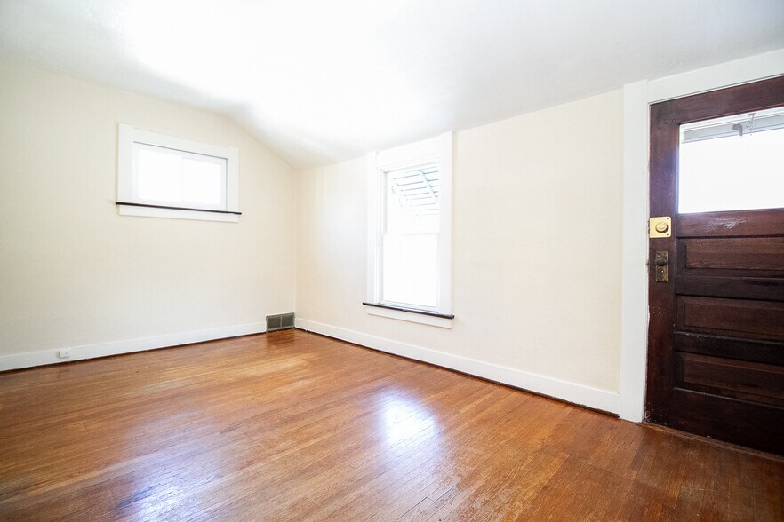 Building Photo - 4250 N Haven Ave