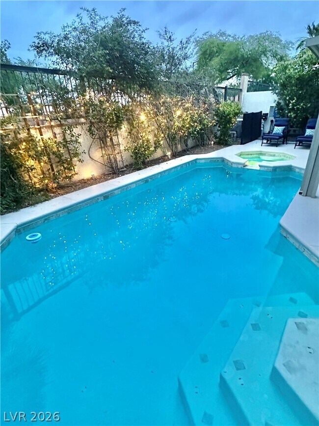 Building Photo - 10637 Turquoise Valley Dr